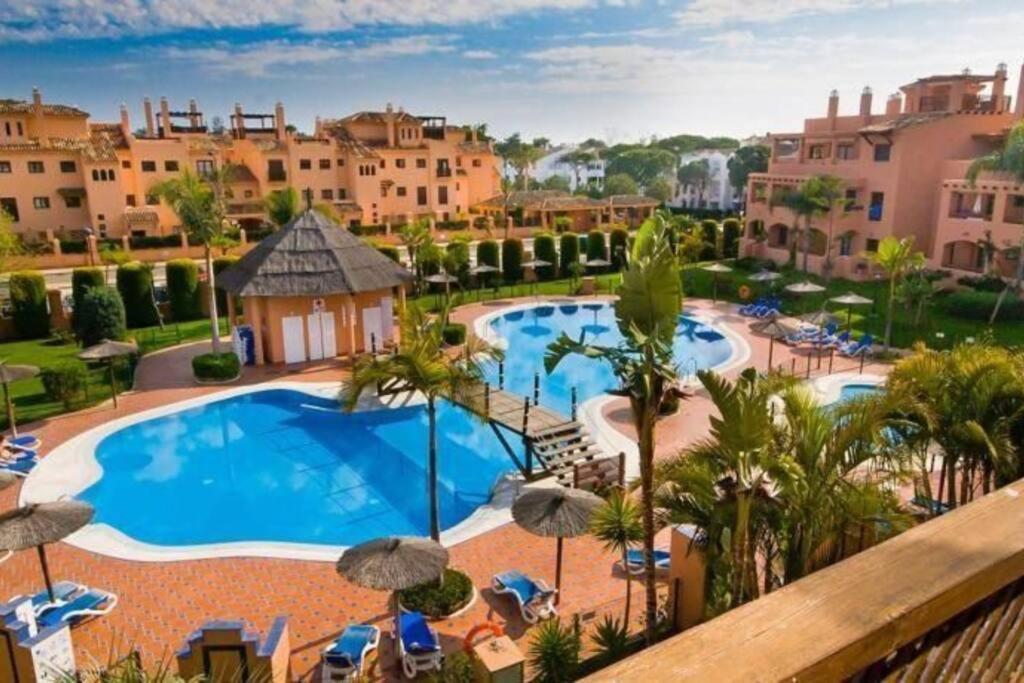 Costal Bliss Apartment Estepona Bagian luar foto