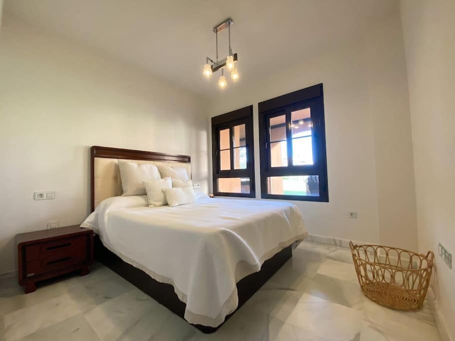 Costal Bliss Apartment Estepona Bagian luar foto